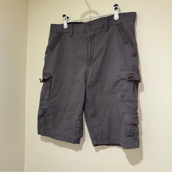 Men’s Y2K Beverly Hills Polo Club Brand  Grey Colour Cargo Style Shorts Size 32 - Picture 2 of 11